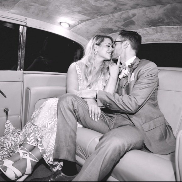 Meet your Posher, Taylor Rose - Picture 10 of 10